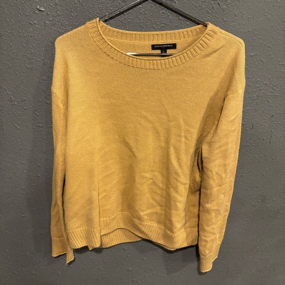 Banana Republic Women's Yellow Crew Neck Sweater